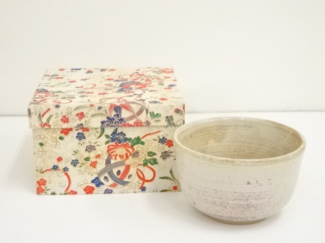 JAPANESE TEA CEREMONY / TEA BOWL CHAWAN / WHITE GLAZE / ARTISAN WORK